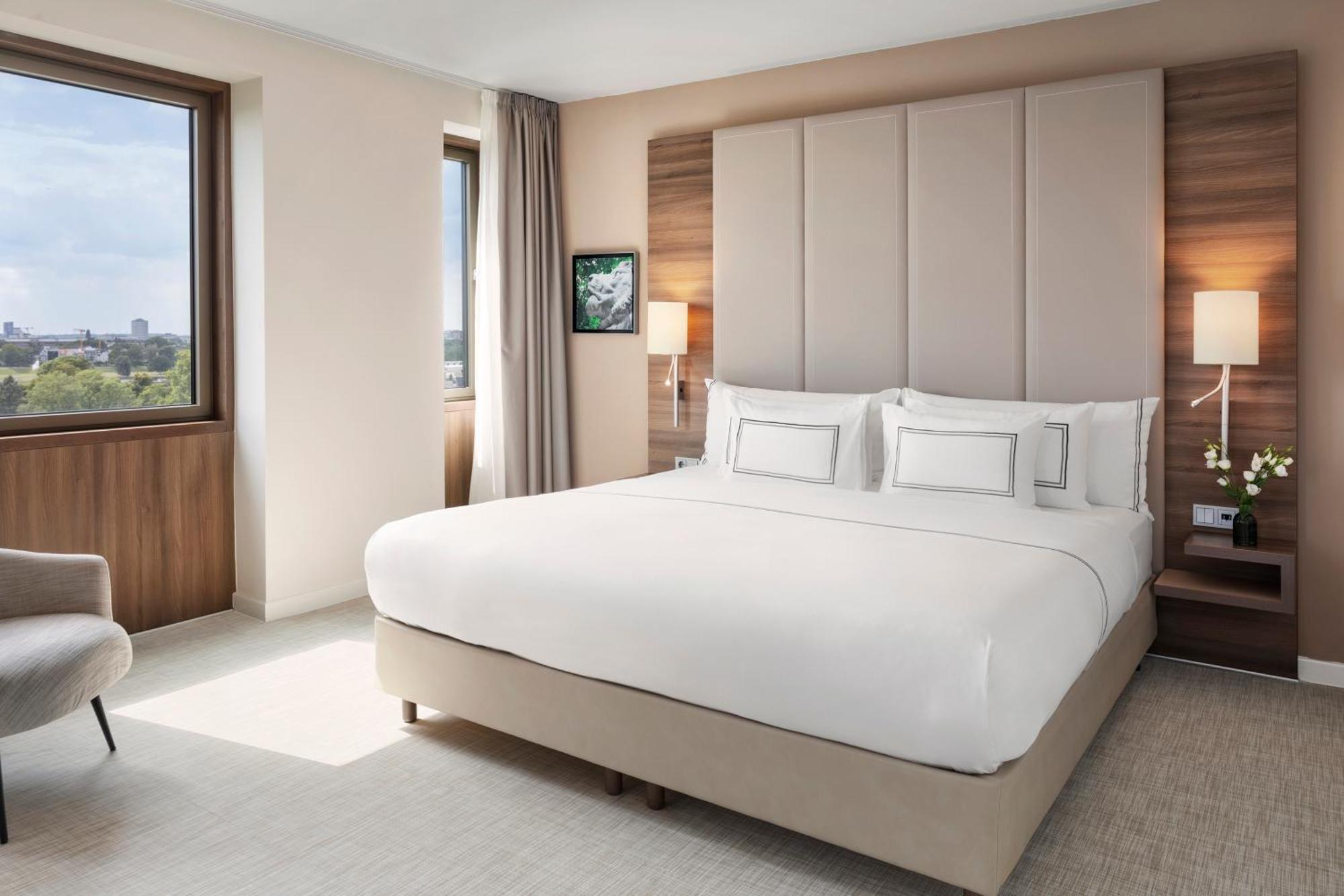 Melia Dusseldorf Hotel Bagian luar foto